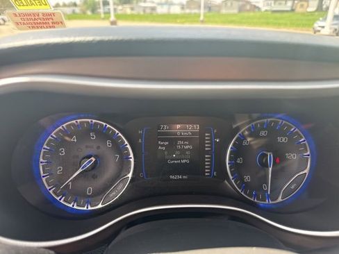 Used 2018 Chrysler Pacifica L FWD image 20