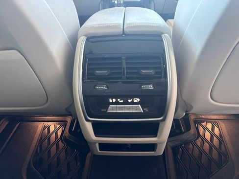 Used 2022 BMW X5 sDrive40i w/ M Sport Package RWD image 36