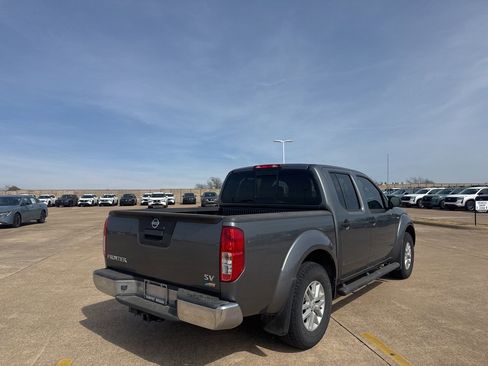 Used 2017 Nissan Frontier SV image 24