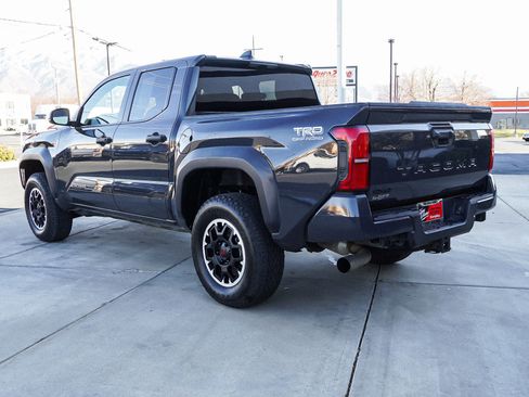 Used 2024 Toyota Tacoma TRD Off-Road image 6