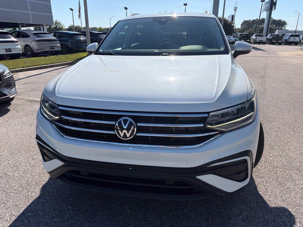 Used 2023 Volkswagen Tiguan SE FWD image 5