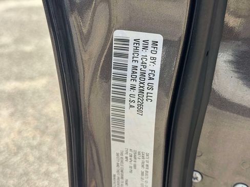 Used 2021 Jeep Cherokee Limited w/ Elite Package AWD/4WD image 19