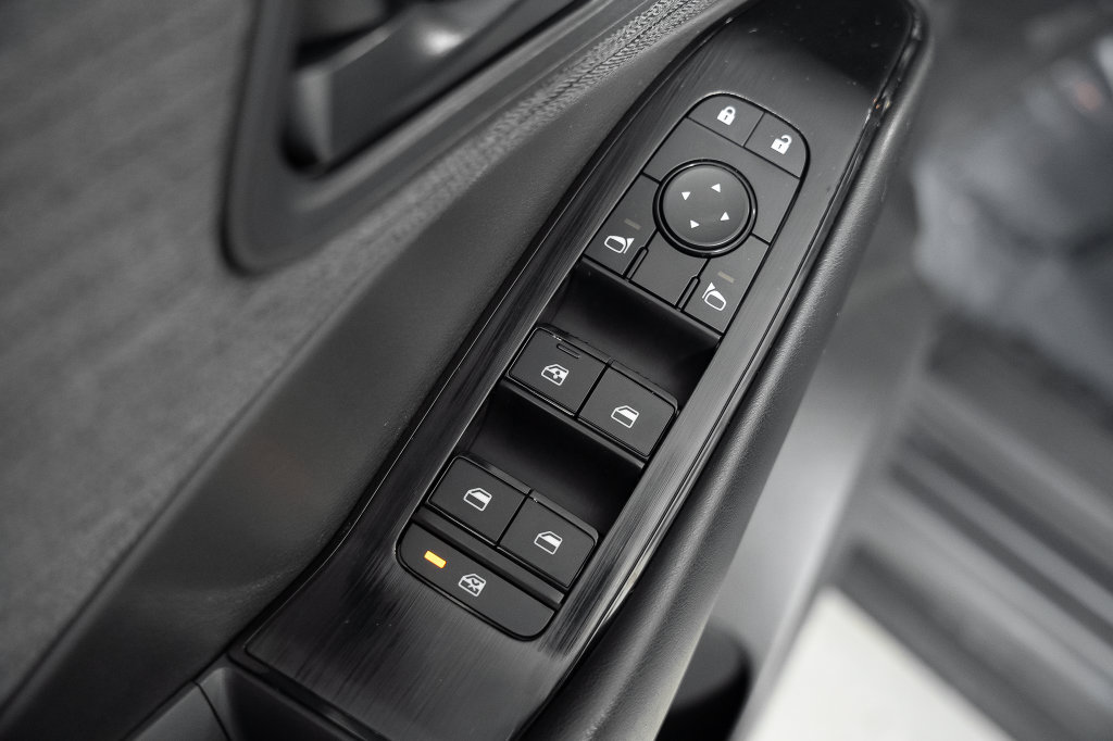 Used 2023 Nissan Rogue S FWD image 33