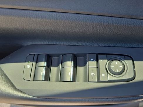 New 2026 Toyota Prius Plug-In Hybrid FWD image 27