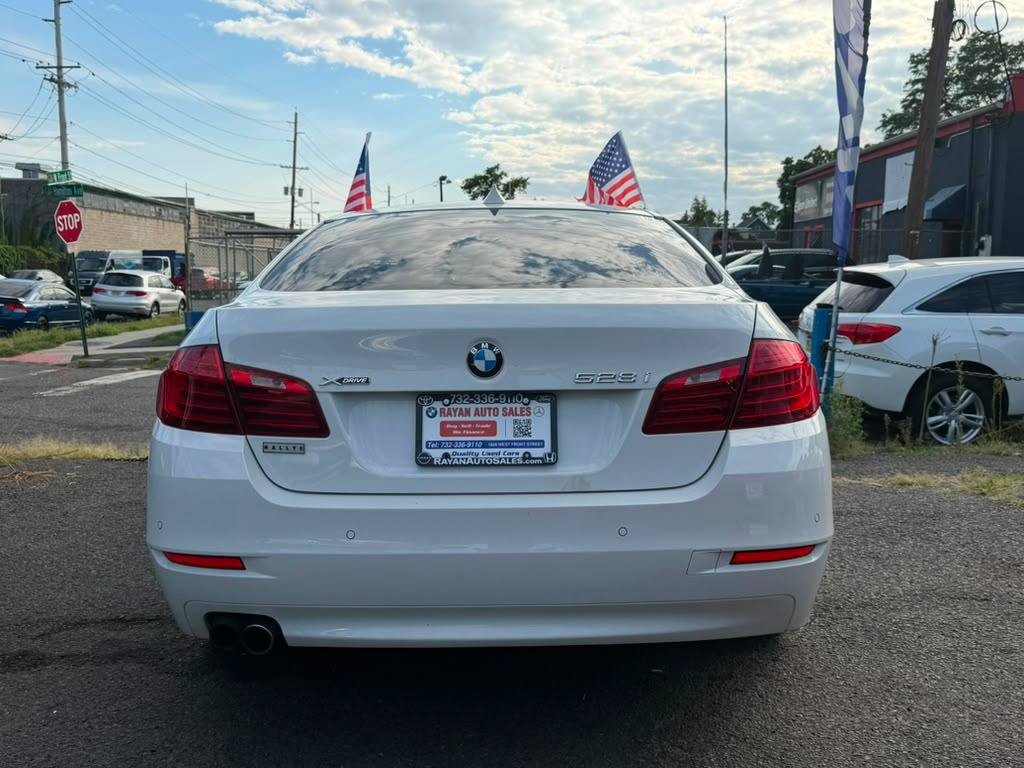 Used 2014 BMW 528i xDrive Sedan AWD/4WD image 7