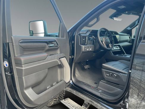 Used 2026 GMC Sierra 2500 AT4X image 15