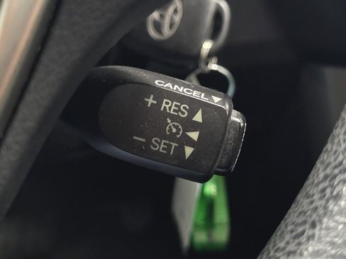 Used 2014 Toyota RAV4 XLE AWD/4WD image 31