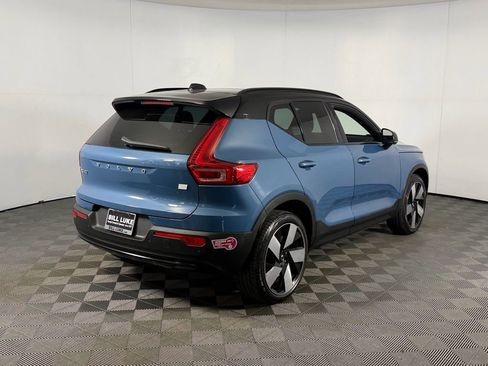Used 2023 Volvo XC40 Recharge Plus image 7