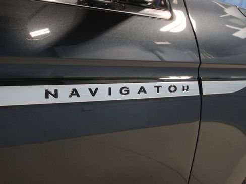 New 2025 Lincoln Navigator Reserve AWD/4WD image 40