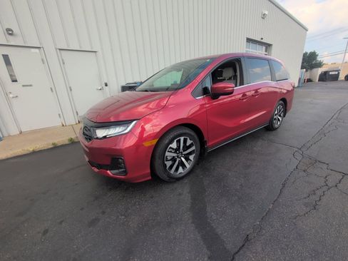 Used 2025 Honda Odyssey EX-L image 11