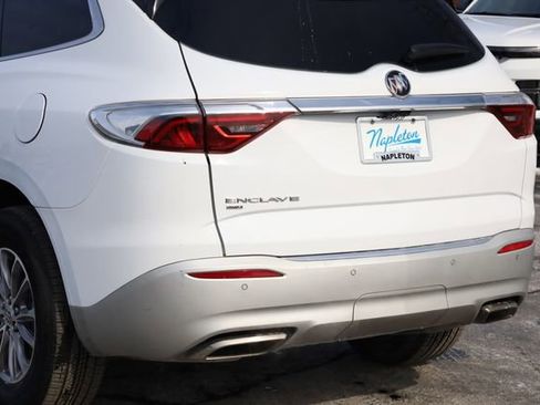 Used 2024 Buick Enclave Premium image 8