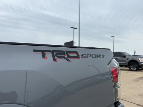 Used 2021 Toyota Tacoma TRD Sport w/ Technology Package RWD image 27