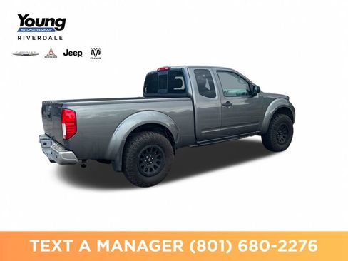 Used 2016 Nissan Frontier SV w/ SV Value Truck Package AWD/4WD image 4