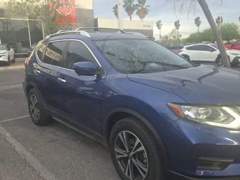 Used 2019 Nissan Rogue SV w/ Sun & Sound Touring Package image 3