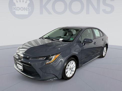 Used 2026 Toyota Corolla LE w/ LE Premium Package image 1