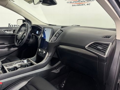 Used 2023 Ford Edge SEL image 35