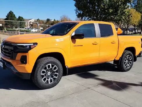 Used 2026 Chevrolet Colorado Z71 w/ Technology Package AWD/4WD image 41