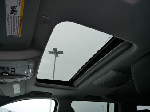 Used 2019 Chevrolet Suburban Premier image 31