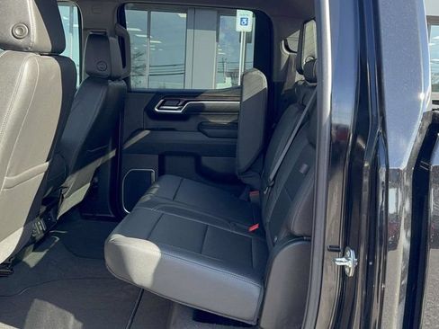 Used 2025 GMC Sierra 1500 SLT AWD/4WD image 15