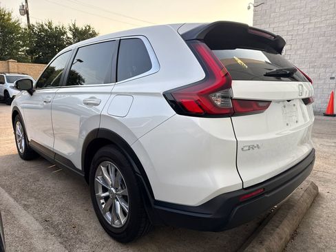 Used 2023 Honda CR-V EX image 7