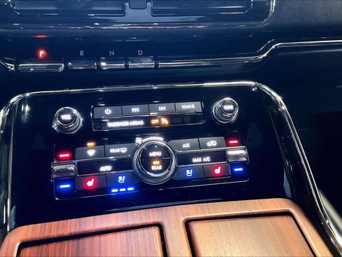 Used 2018 Lincoln Navigator Reserve w/ Technology Package image 15