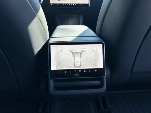 Used 2025 Tesla Model 3 Long Range RWD image 32
