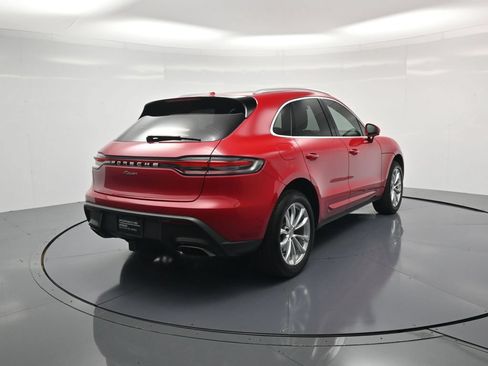 Certified 2025 Porsche Macan AWD/4WD image 38