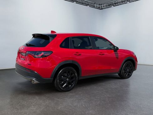 Used 2023 Honda HR-V Sport image 3
