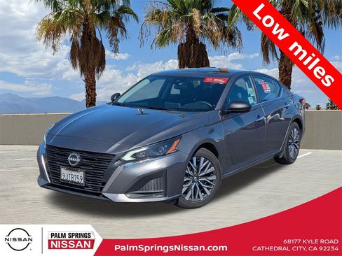 Used 2024 Nissan Altima 2.5 SV image 1