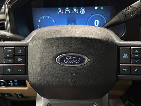 Used 2023 Ford F250 Lariat w/ Lariat Ultimate Package AWD/4WD image 16