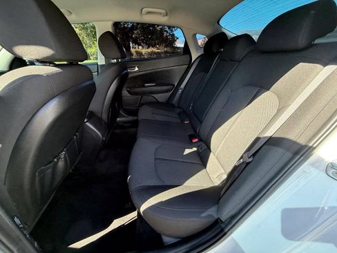 Used 2018 Kia Optima LX w/ 17" Alloy Wheels Package FWD image 11