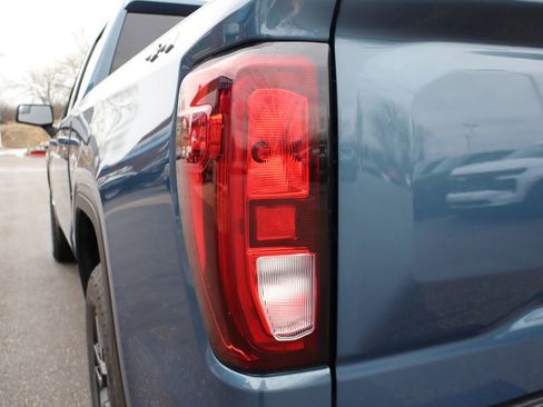 Used 2024 GMC Sierra 1500 Elevation image 31