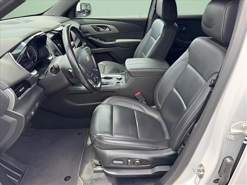 Used 2023 Chevrolet Traverse LT FWD image 5