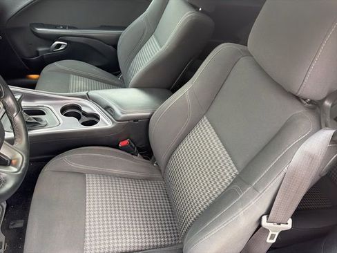 Used 2018 Dodge Challenger R/T w/ Blacktop Package image 9