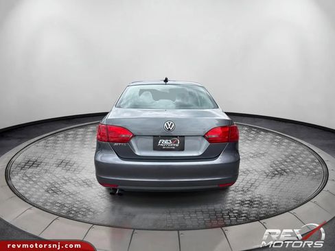 Used 2014 Volkswagen Jetta SE FWD image 4