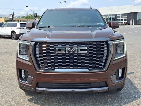 Used 2023 GMC Yukon Denali Ultimate AWD/4WD image 2