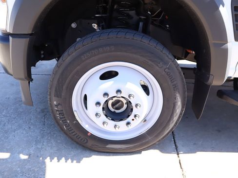 New 2025 Ford F550 4x4 Crew Cab Super Duty image 13
