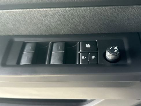 Used 2023 Toyota Tundra SR5 w/ SR5 Convenience Package AWD/4WD image 17