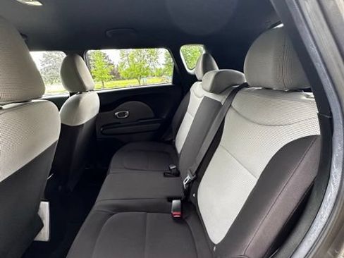 Used 2016 Kia Soul FWD image 14