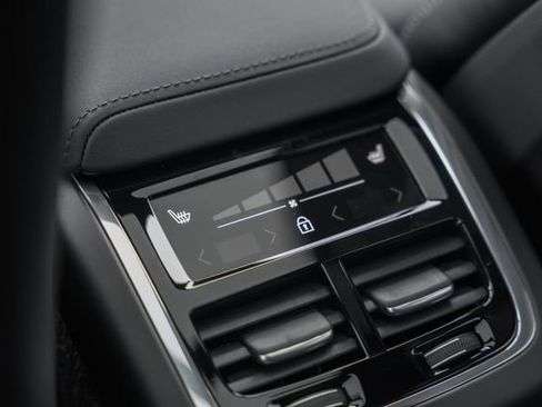 New 2026 Volvo XC60 B5 Ultra w/ Protection Package Premier image 35