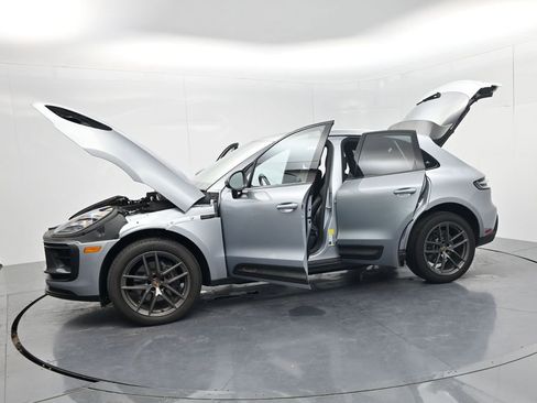 Used 2024 Porsche Macan Turbo AWD/4WD image 61