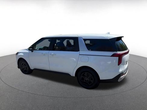 Used 2026 Kia Carnival FWD image 10