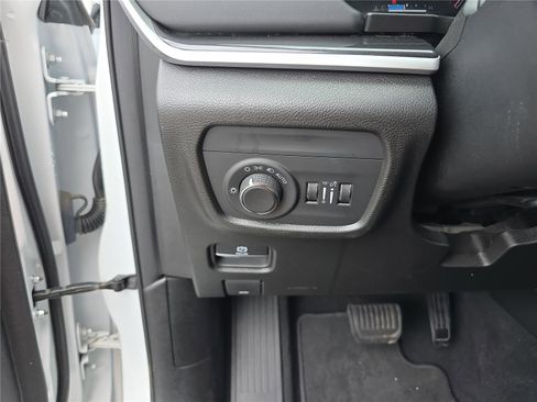 Used 2022 Jeep Grand Cherokee L Laredo AWD/4WD image 33