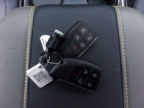 Used 2023 Chevrolet Silverado 1500 ZR2 w/ Technology Package image 31