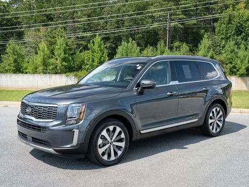 Used 2020 Kia Telluride S w/ S 8 Passenger Seating Package FWD image 3