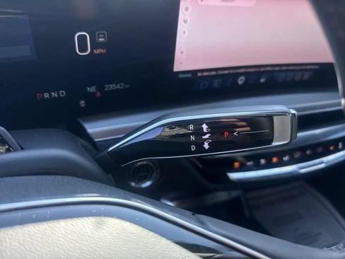 Used 2024 Cadillac Lyriq Luxury RWD image 21
