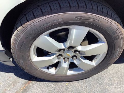 Used 2015 Chevrolet Traverse LTZ AWD/4WD image 25