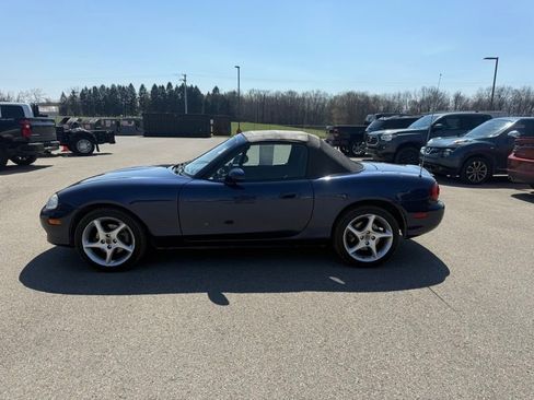 Used 2003 MAZDA MX-5 Miata image 9