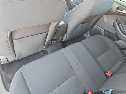 Used 2016 Ford Focus SE image 18