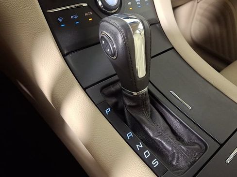 Used 2015 Ford Taurus SEL w/ Equipment Group 201A FWD image 16